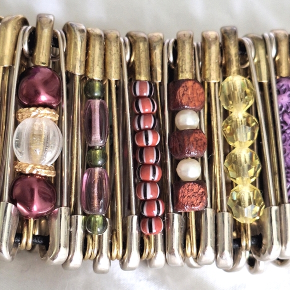 Safety Pin Multi Beaded Bracelet - Picture 5 of 10